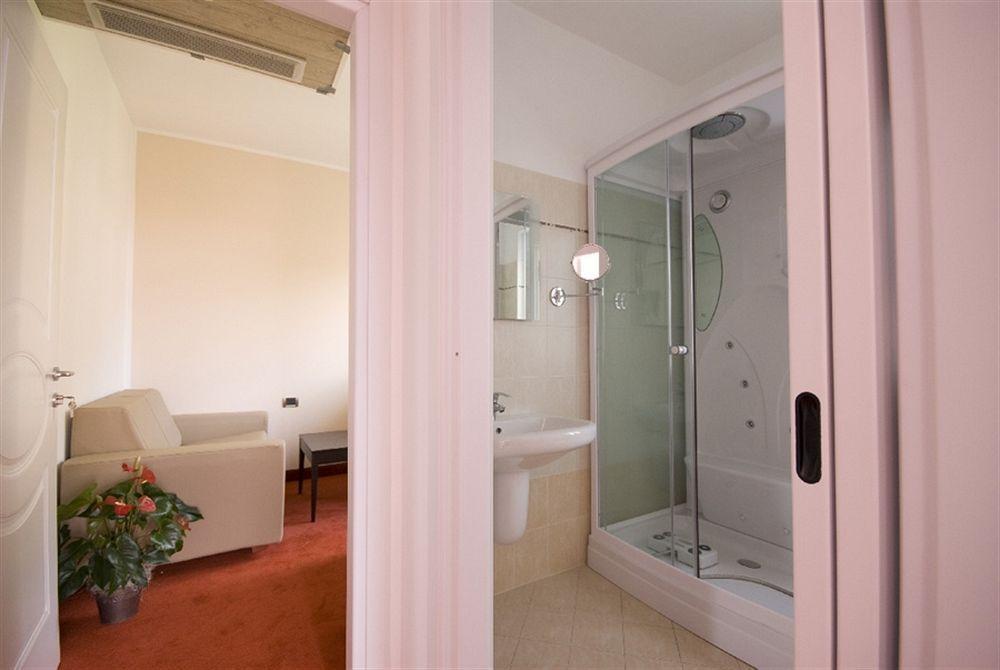 Hotel Lauro Gravedona Luaran gambar